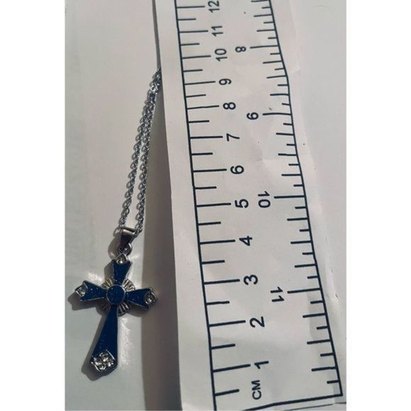 BEAUTIFUL BLUE OPAL CELTIC CROSS NECKLACE - Picture 4 of 8